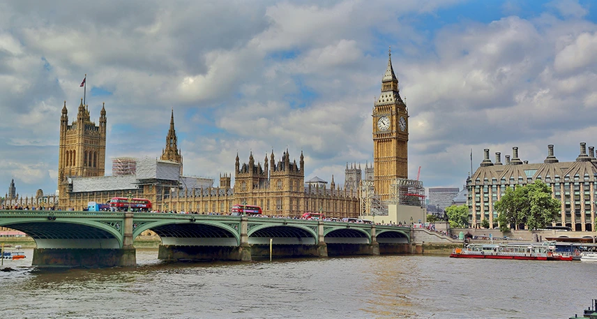 Iconic Big Ben in London, a dream destination with study abroad consultants in Kochi
